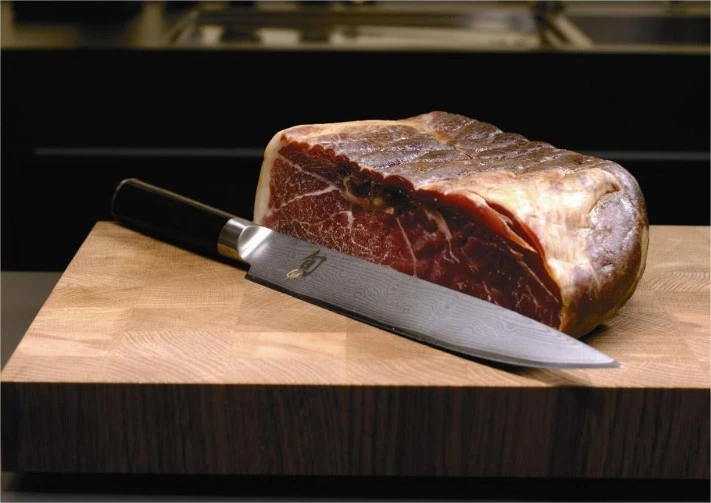 KAI Shun Classic Carving/Slicing Knife 23cm - Damascus Steel Blade 4 KAI Shun Classic Carving/Slicing Knife 23cm - Damascus Steel Blade - Image 2